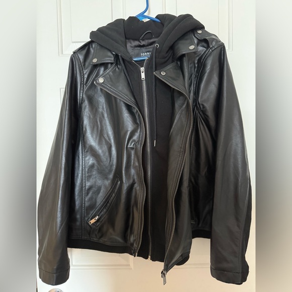 Torrid faux leather jacket with hoodie women’s plus size 2 - Picture 3 of 9